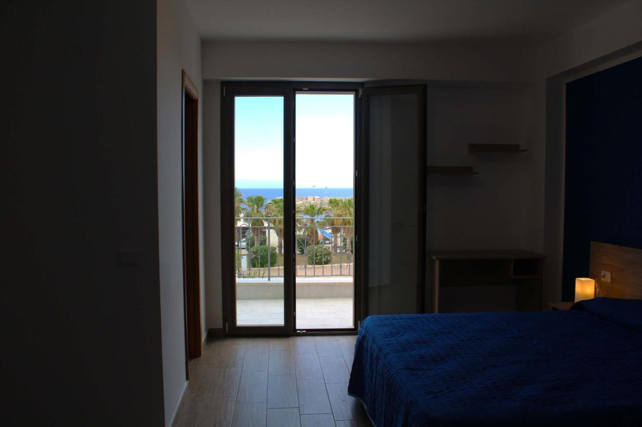 Bed Ponente Hotel Isola delle Femmine Buitenkant foto