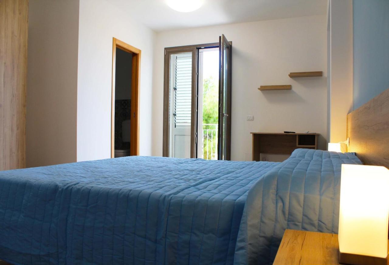 Bed Ponente Hotel Isola delle Femmine Buitenkant foto
